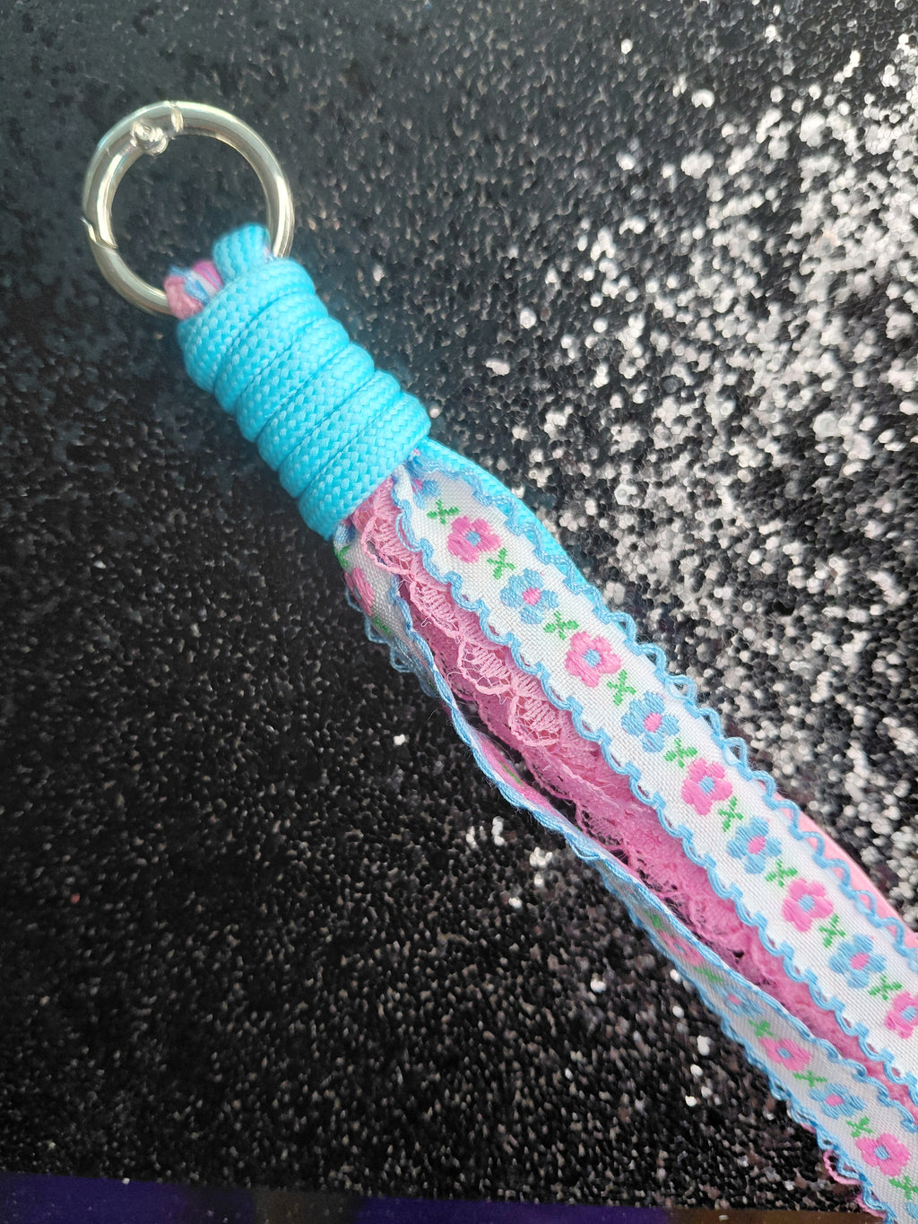 Paracord keychains